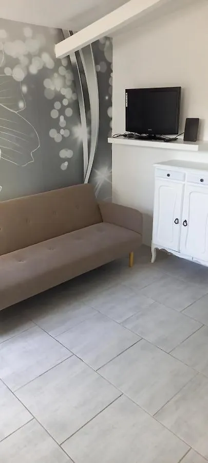 Studio Apartment Sorgues France